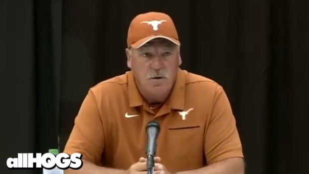 052722-Mike White-Janae Jefferson-Texas-NCAA Super 02-ah